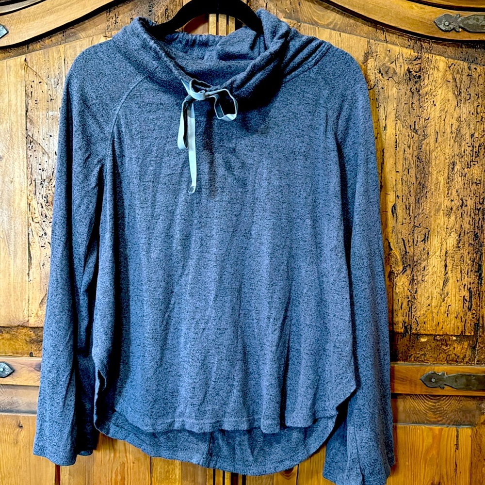 Gillian and O’Malley loungewear sweatshirt in large